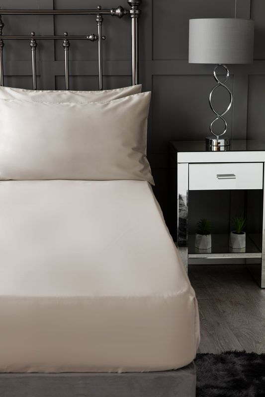 600 Thread Count 100% Egyptian Cotton Bed Linen in Taupe
