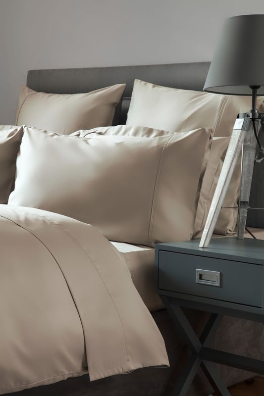 600 Thread Count 100% Egyptian Cotton Bed Linen in Taupe