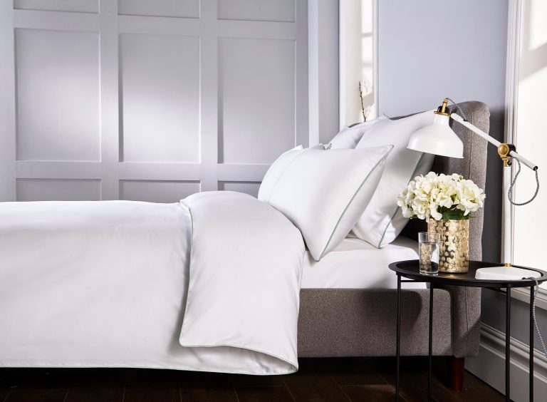 400 Thread Count Piped Duvet Cover Set in White & Sage Green