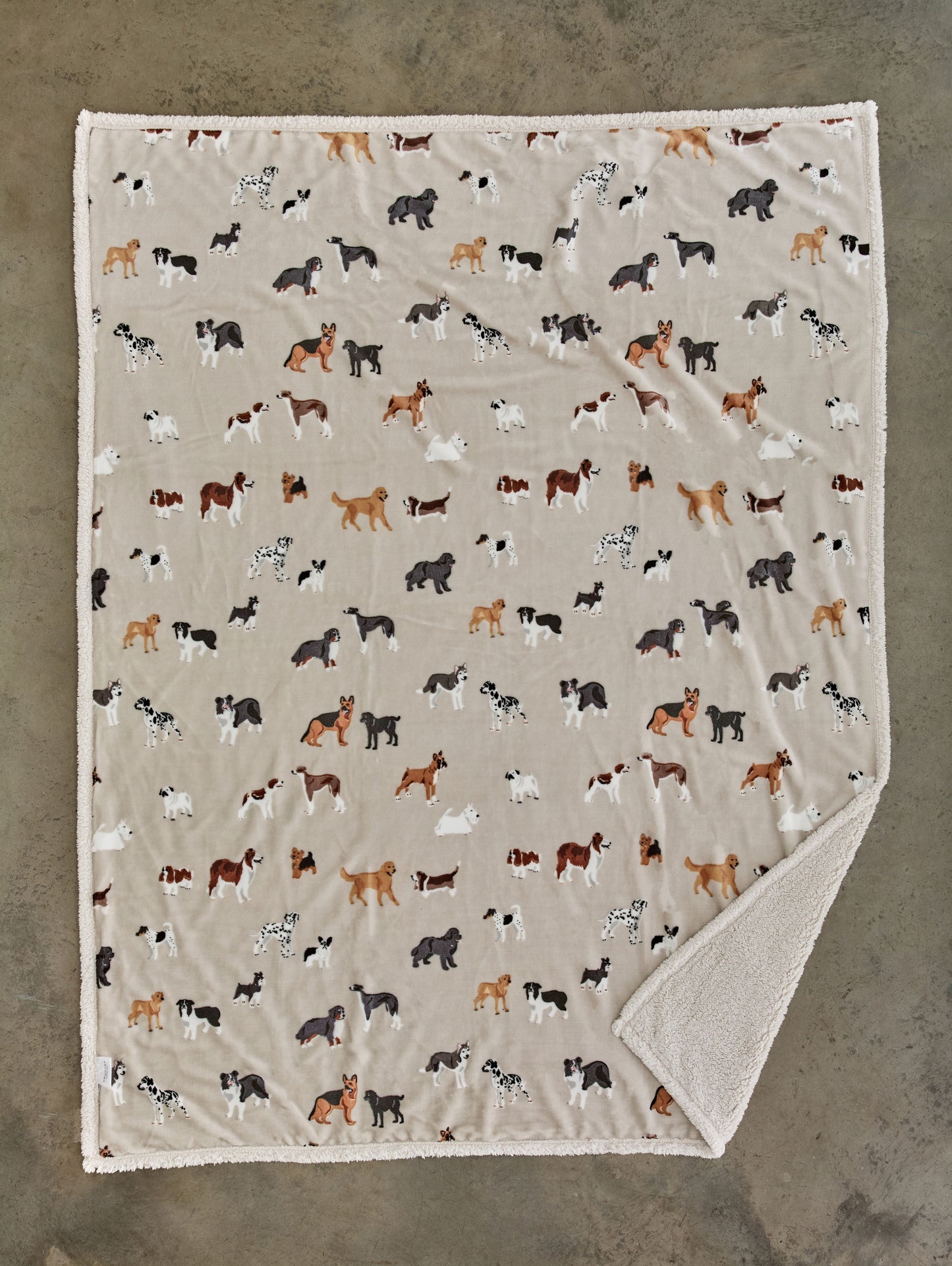 Supersoft Sherpa Reverse Dogs Throws in Natural