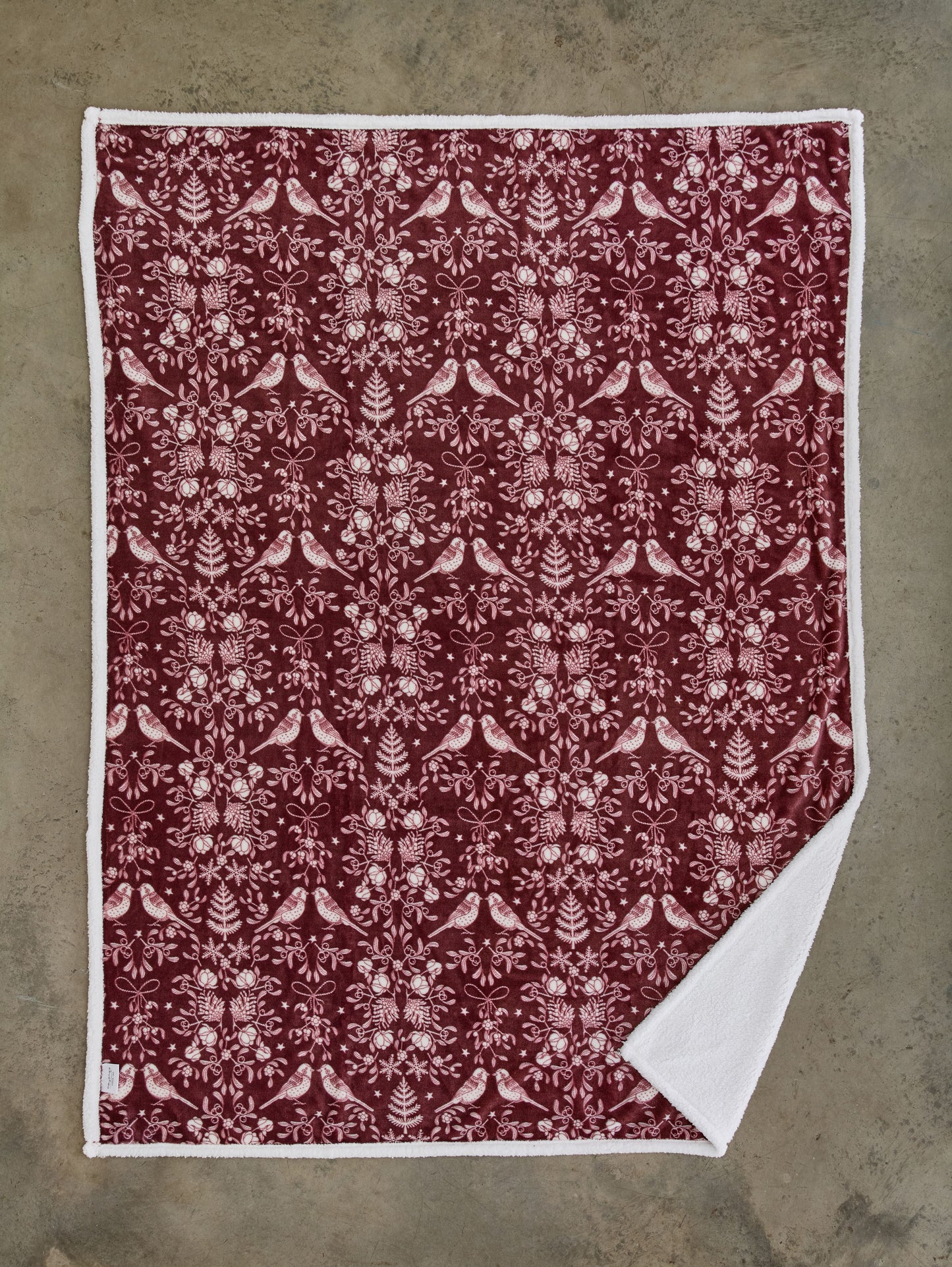 Supersoft Sherpa Reverse Birds Design Throw in Mulberry