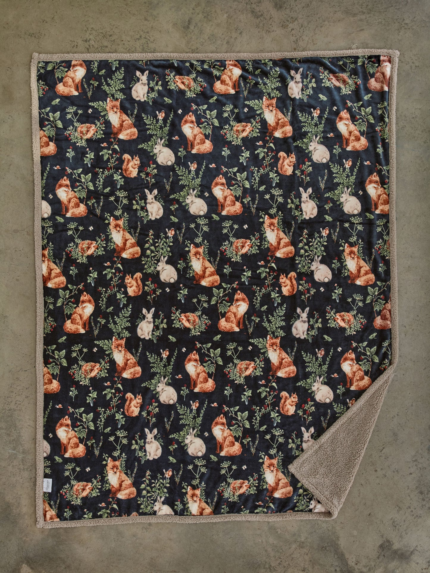 Supersoft Sherpa Reverse Woodland Wildlife Fox Throw in Navy Blue