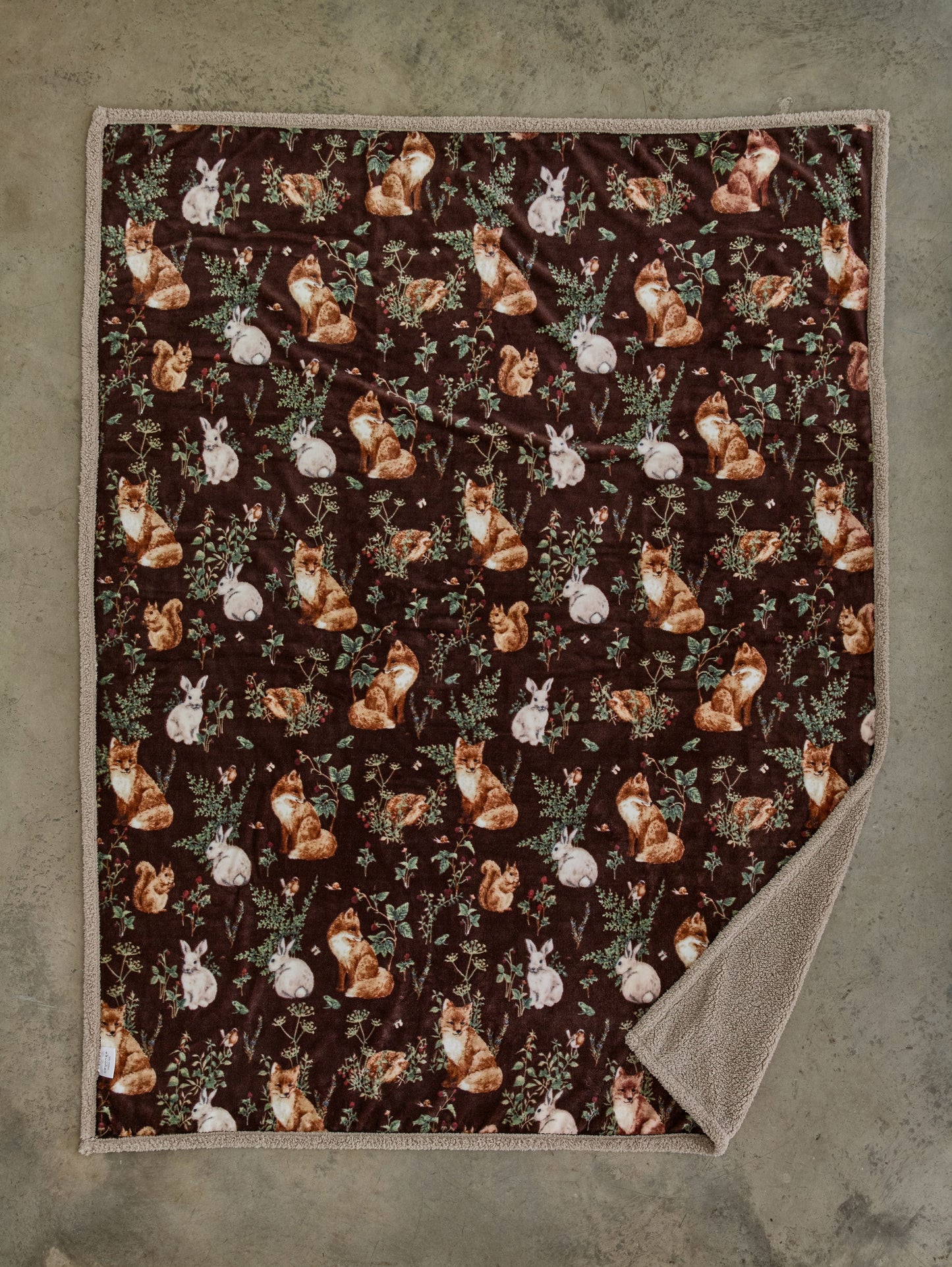 Supersoft Sherpa Reverse Woodland Wildlife Fox Throw in Wine