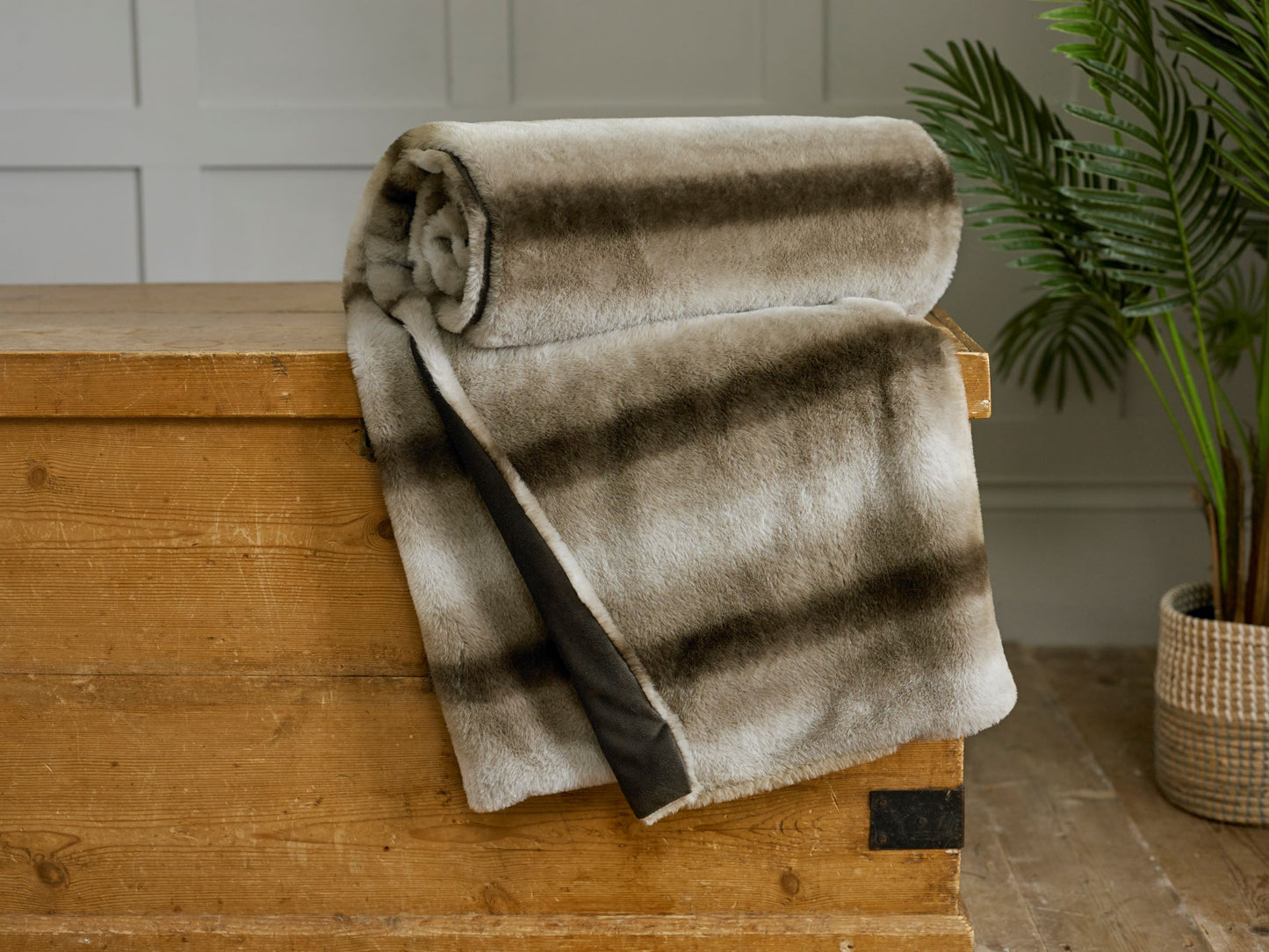 Faux Fur Throw Sherbrooke Blanket in Natural