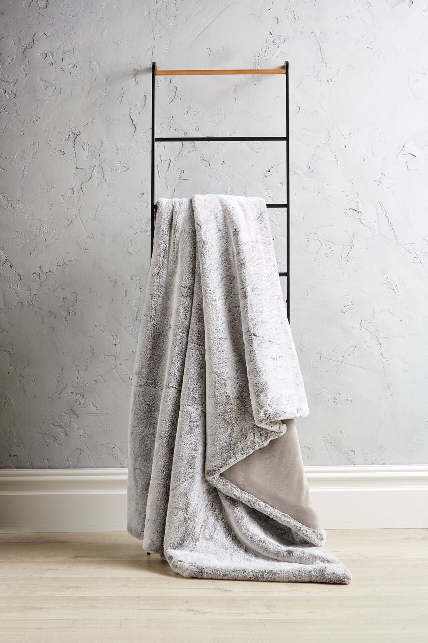 Quilted Snow Tip Design Faux Fur Throw in Grey
