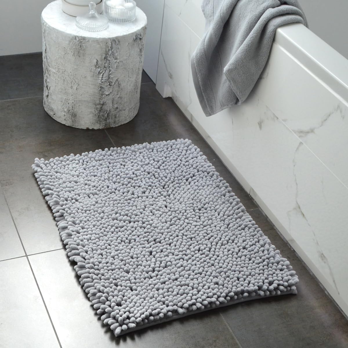Jumbo Noodle Deep Pile Bobble Bath Mat in Dove Grey
