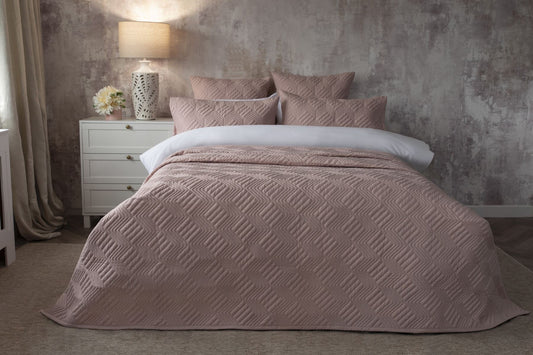 Lisbon Quilted Bedspread Blush Pink