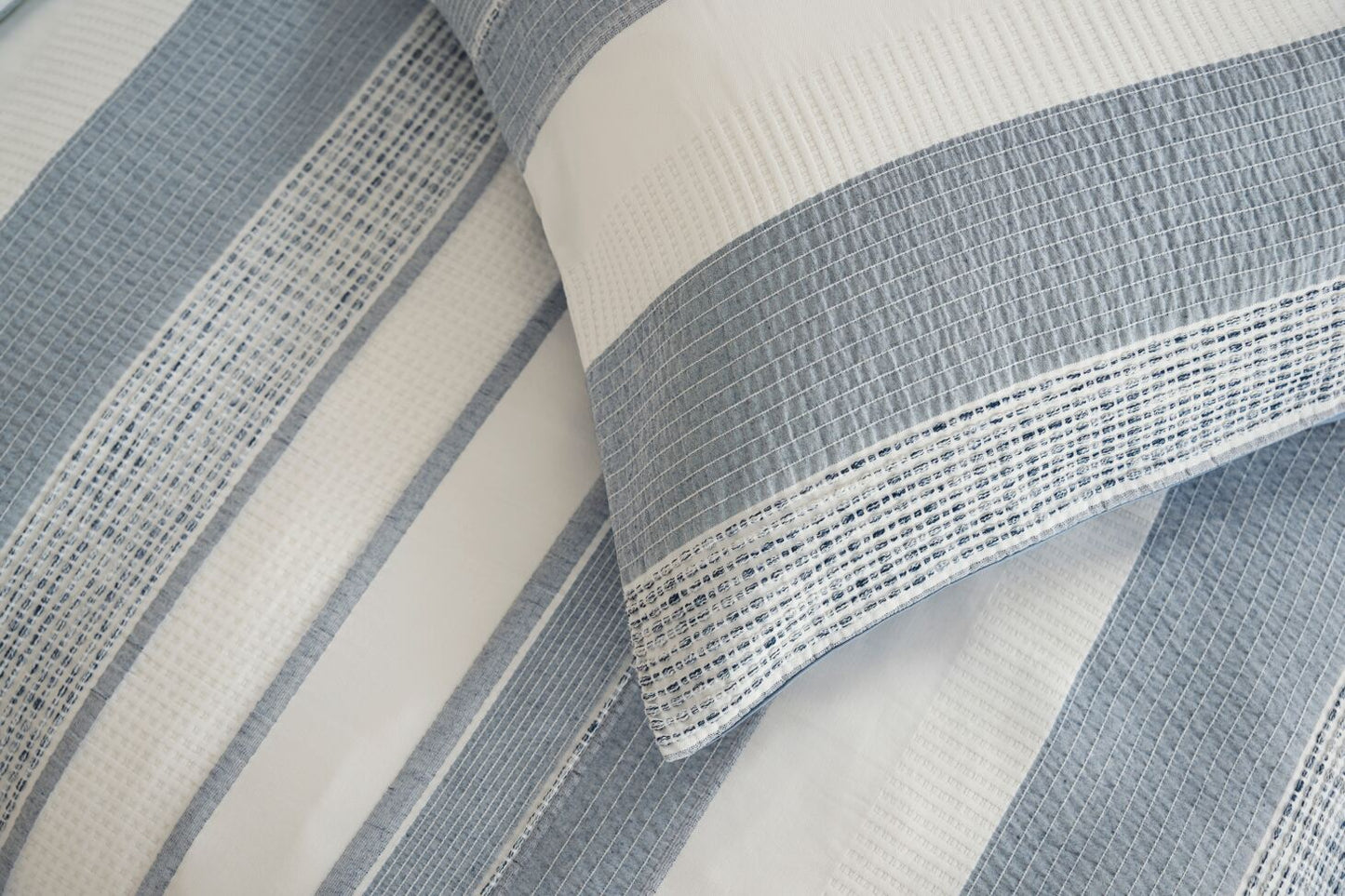 100% Cotton Stunning Textured Design Duvet Cover Set in Blue