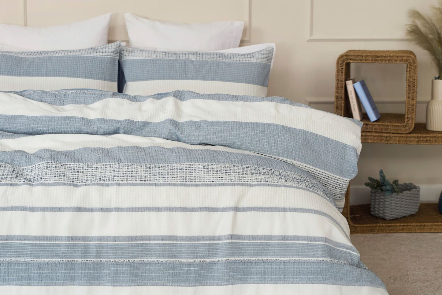 100% Cotton Stunning Textured Design Duvet Cover Set in Blue