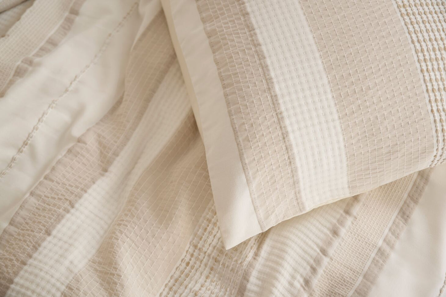 100% Cotton Stunning Textured Design Duvet Cover Set in Natural