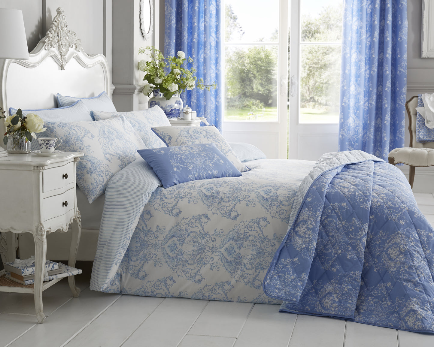 Cotton Rich Toile Duvet Cover Set in Blue