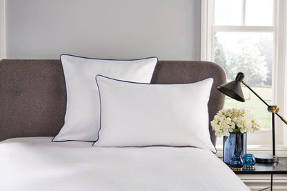 400 Thread Count Piped Duvet Cover Set in White & Navy Blue