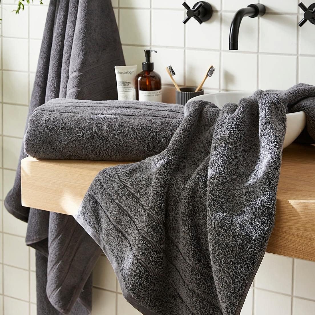 Hotel Quality 800gsm Bath Towels in Charcoal Grey