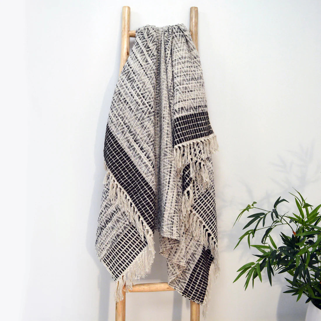 Arizona Zig Zag Throw in Grey with Tassles