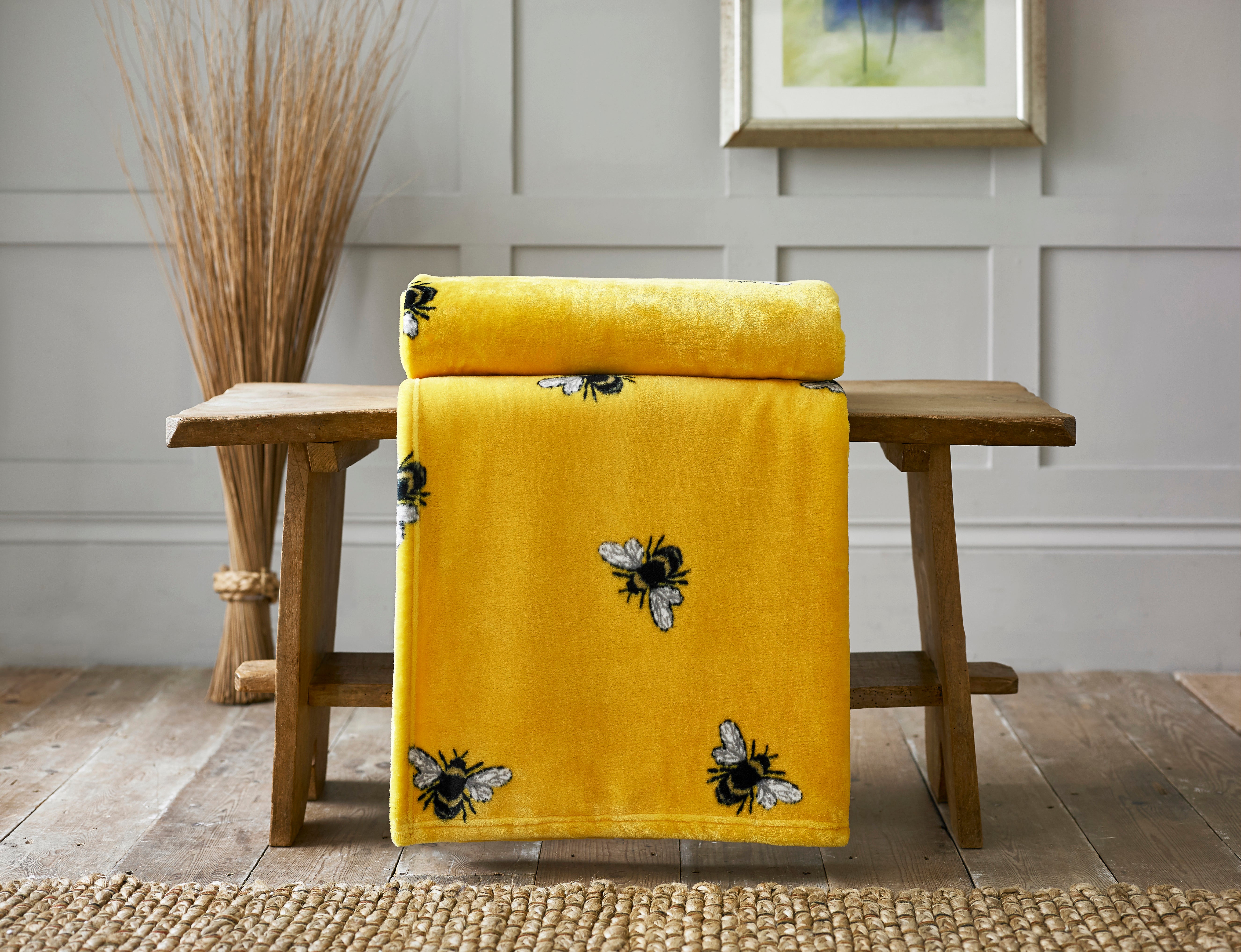 Bumble bee throw online
