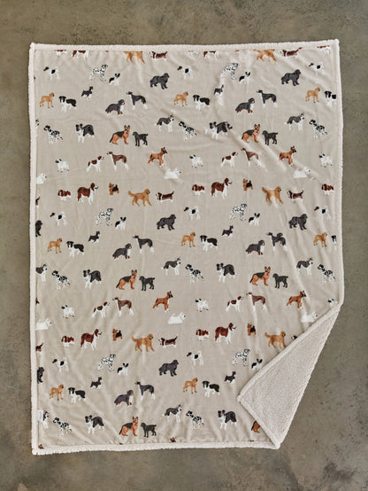 Supersoft Sherpa Reverse Dogs Throws in Natural