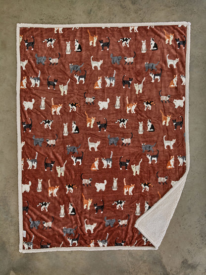 Supersoft Sherpa Reverse Cats Throws in Brick Red