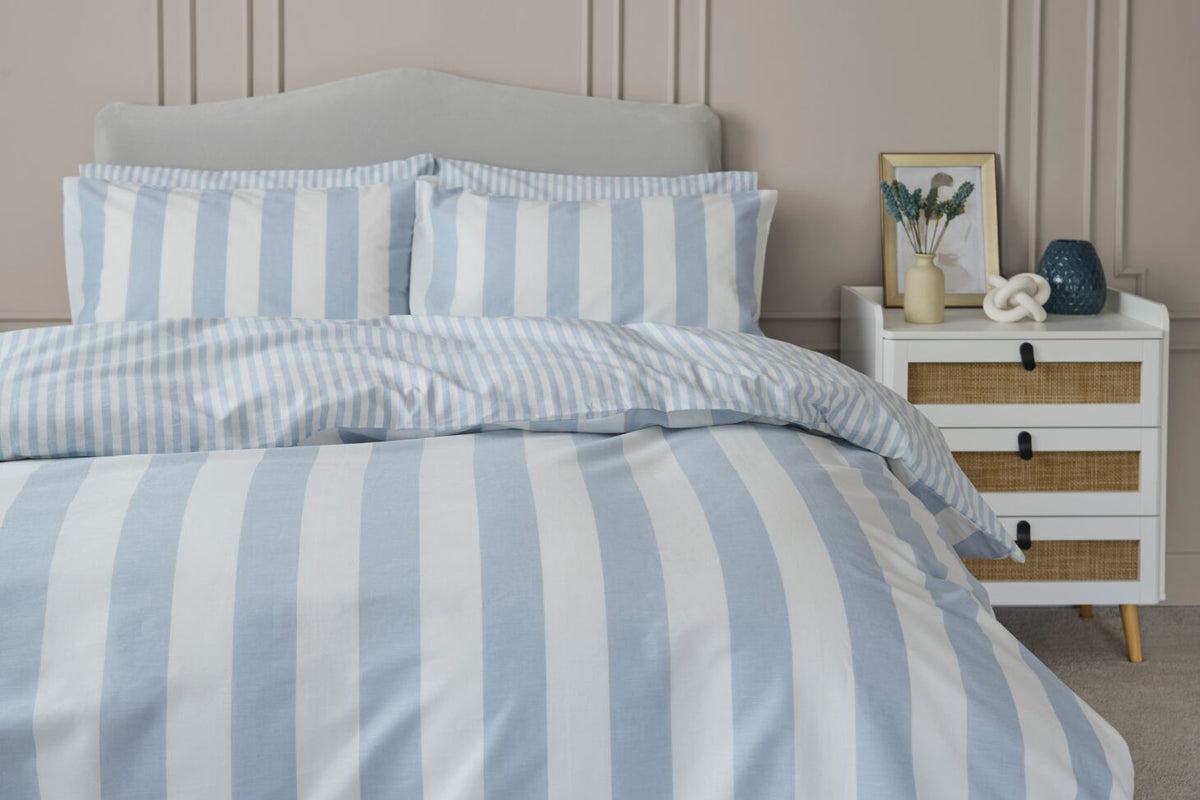 Striped Amelie Design Reversible Duvet Cover Set Blue & White