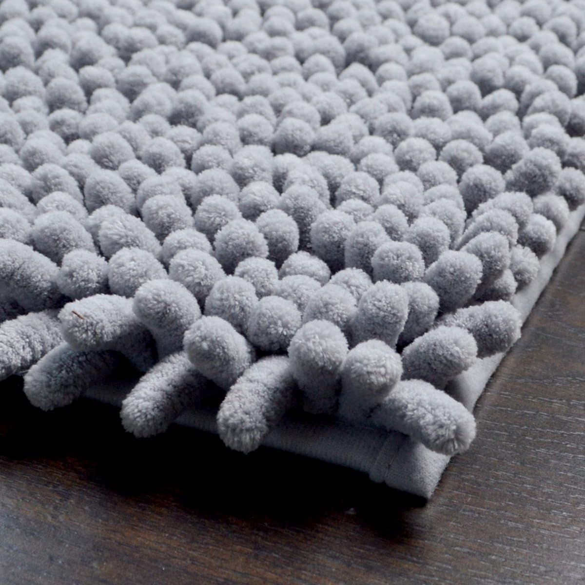 Jumbo Noodle Deep Pile Bobble Bath Mat in Dove Grey