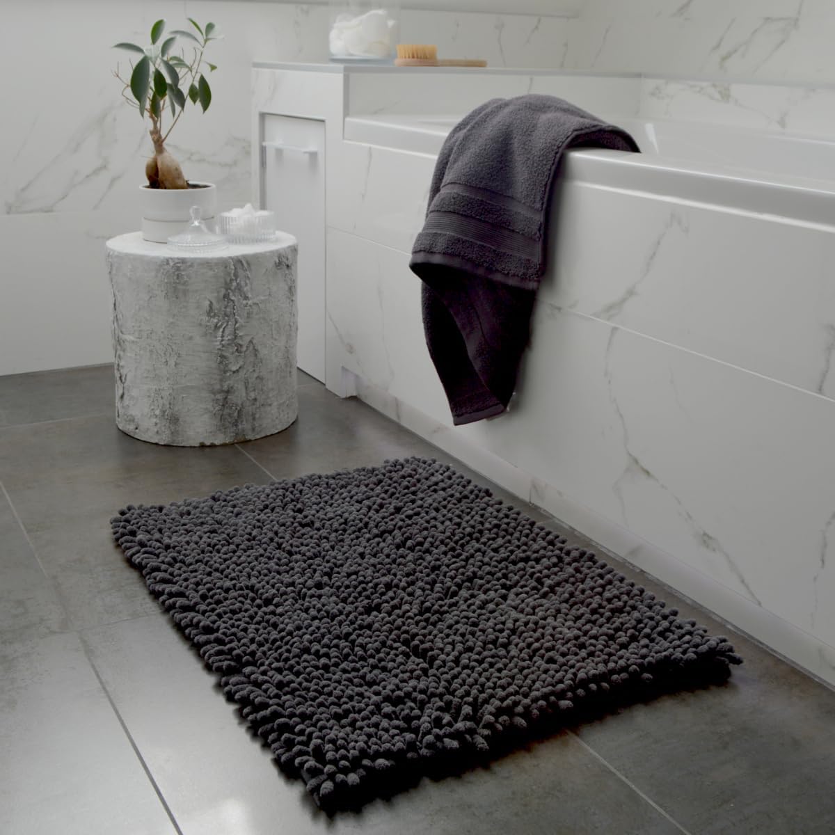 Jumbo Noodle Deep Pile Bobble Bath Mat in Charcoal Grey