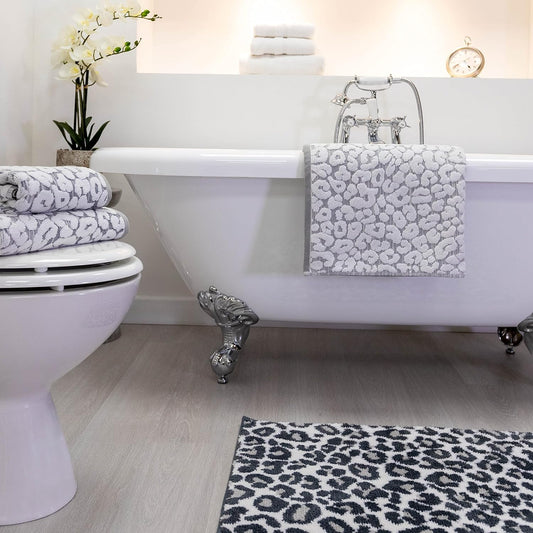 Leopard Jacquard Design Bath Towels in Grey
