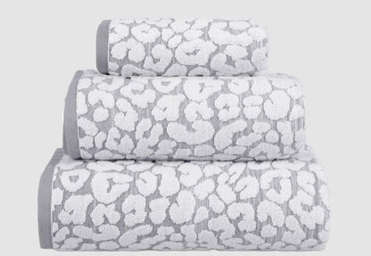 Leopard Jacquard Design Bath Towels in Grey