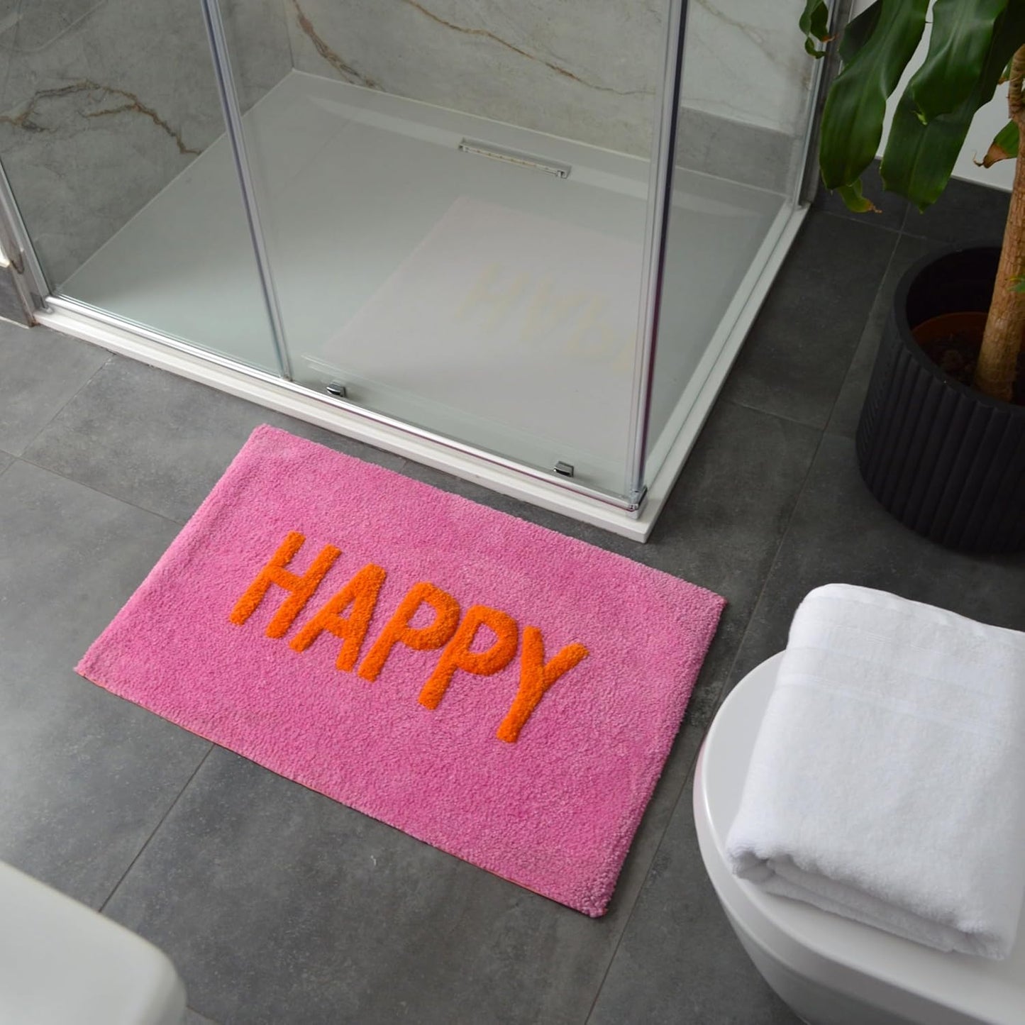 HAPPY Bath Mat in Fuschia Pink
