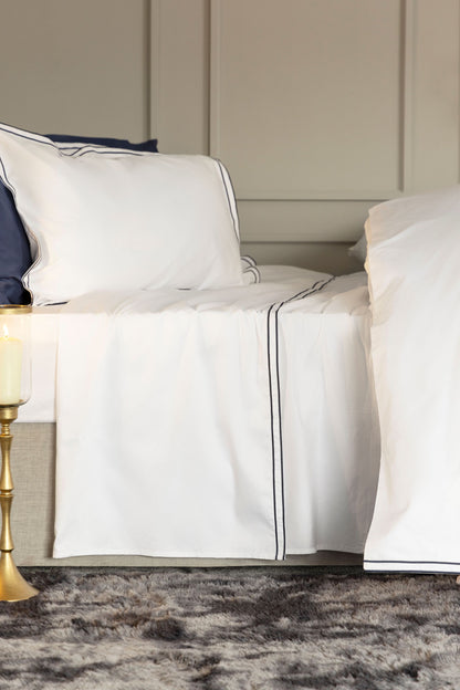 Egyptian Cotton Savoy Duvet Cover Set in White & Navy Blue
