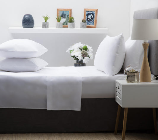 200 Thread Count Pure Combed Cotton Bed Linen In White