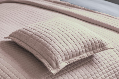 Lightly Quilted Bed Runner / Bedspread Powder Pink