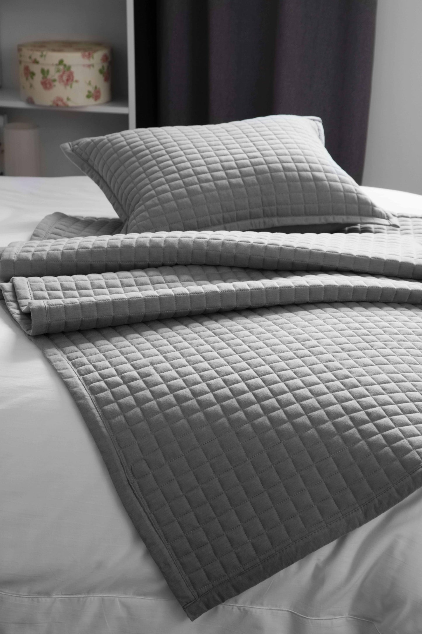 Lightly Quilted Bed Runner / Bedspread Grey