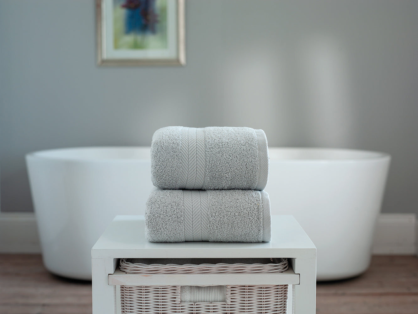 100% Cotton 4 Piece Towel Bale in Light Grey