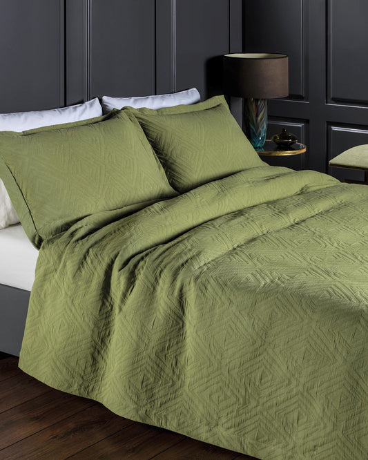 100% Cotton Woven Bedspread Padstow Design in Green